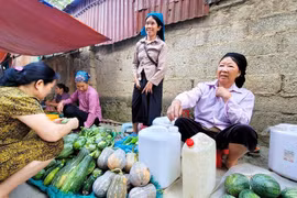 Nhộn nhịp chợ phiên Yên Minh