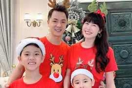 Đăng Khôi nhắn tin hối vợ đi làm tóc, shopping để đón Tết