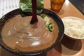 Kỳ lạ mì ramen bùn ngon đã miệng