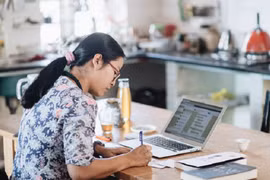 Đây là những công việc làm ở nhà giúp kiếm tiền đều tay mùa dịch