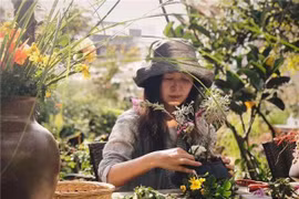 Bỏ việc về quê trồng hoa, nữ giám đốc khiến mọi người bất ngờ với thành quả