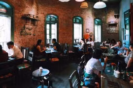 Video: Vì sao các chuỗi cà phê lúc nào cũng đông khách?