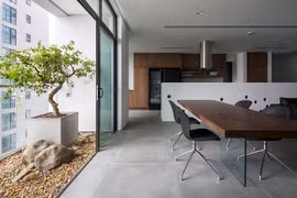 Chiêm ngưỡng biệt thự 2 tầng “chênh vênh trên không” giữa Hà Nội