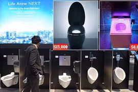 Choáng ngợp với thế giới bồn cầu vệ sinh thông minh ở CES 2019