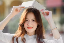Nhan sắc chuẩn nàng thơ của nữ hoa khôi Hà Nội khiến CĐM say đắm