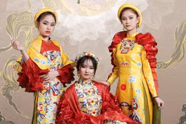 Nữ sinh đưa lịch sử Việt Nam lên những mẫu thiết kế thời trang