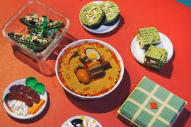Mâm cỗ Tết bằng Lego của anh chàng ở TP.HCM