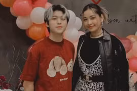 Hotboy đăng ảnh chụp cùng Chi Pu tại Mỹ là ai?