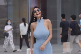 Mỹ nhân đường phố hút hồn trong chiếc váy bodycon