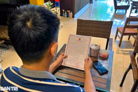 Ông bố Hà Nội sửng sốt khi giấy khai sinh của con ghi mình... đã chết