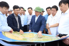 Bí thư Thành ủy Hà Nội thị sát kiểm tra tiến độ dự án đường Vành đai 4