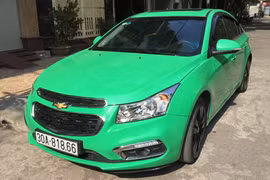 Chevrolet Cruze giá 769 triệu "khoác áo" Taxi tại Hà Nội