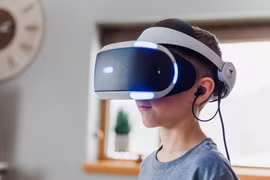 Kính thực tế ảo (VR): Dùng sai… hại mắt