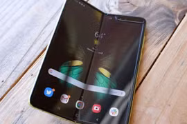 Galaxy Fold thế hệ đầu chính thức thành "đồ cổ"