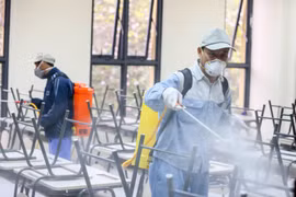 Gallery - Học Sinh Tiểu Học Nam Trung Yên Gãy Chân Trong Trường - image 7