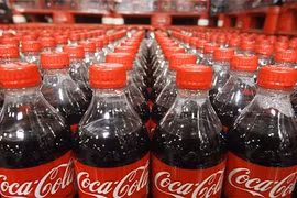 Gallery - Coca-Cola bị tuýt còi - image 7
