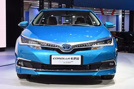 Toyota Corolla "uống" 1,3 lít xăng/100km giá từ 656 triệu đồng
