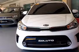 Cận cảnh xe giá rẻ Kia Soluto chính hãng tại Việt Nam