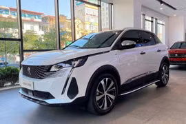 Đại lý giảm giá gần 140 triệu đồng cho xe Peugeot 3008 