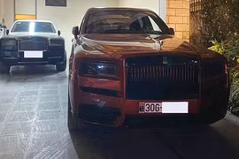 Bộ đôi Rolls-Royce Cullinan gần 100 tỷ ở nhà đại gia Hà thành