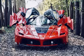 Ferrari LaFerrari siêu đẹp chào bán chỉ 954 triệu đồng
