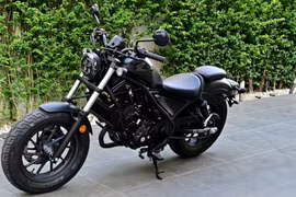 Cận cảnh Honda Rebel 300 E-Clutch từ 121 triệu đồng