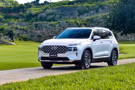 Hơn 1.400 xe Hyundai SantaFe tới tay khách Việt tháng 11/2021