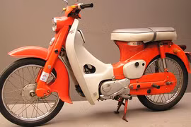 Xe máy Honda Cub hơn 50 tuổi “mới cứng” tại Sài Gòn