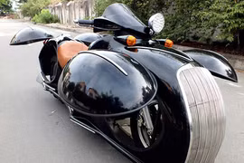 "Xế độc" Honda Shadow 600 của biker Việt lên báo Tây