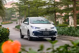 Toyota Vios "quốc dân" giảm 47 triệu đồng, bản tiêu chuẩn giá 458 triệu
