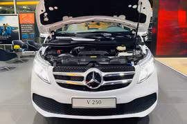 Cận cảnh cặp Mercedes-Benz V-Class được Cường Đô la mua cho con