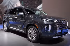 Hyundai Palisade mới giá từ 1,44 tỷ đồng "đấu" Ford Explorer