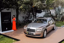 Rolls-Royce Ghost bespoke giá 24 tỷ ra mắt tại Việt Nam