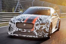 Jaguar "nhá hàng" XE SV Project 8 mạnh 600 mã lực
