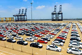 Gần 3.700 ôtô nhập khẩu về Việt Nam trước thềm 2019