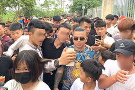 Gallery - Huấn "hoa hồng" bị bắt đi cai nghiện - image 14
