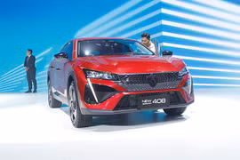 Cận cảnh Peugeot 408 tại Việt Nam - SUV coupe mạnh 218 mã lực