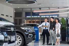 Hàng loạt ôtô "đua" giảm giá tháng cận Tết Nguyên đán Ất Tỵ
