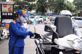 Kết thúc chuỗi ngày giảm liên tiếp, giá xăng chiều nay tăng bao nhiêu?