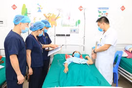 Truyền 6 lít máu cứu sản phụ bị băng huyết sau sinh