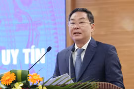 Hà Nội xem xét tăng thu nhập cho cán bộ để ngăn nghỉ việc