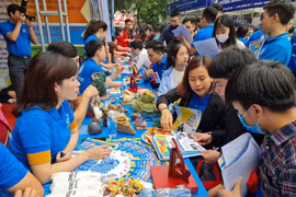 Thêm trường đại học công bố điểm sàn, dự báo điểm chuẩn tăng nhẹ