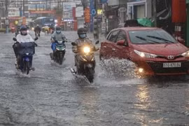 Dự báo thời tiết ngày 12/8: Nhiều nơi trời mát, cục bộ mưa to