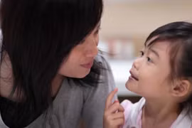 Tháng này, chồng đưa tiền chợ nhiều hơn hẳn