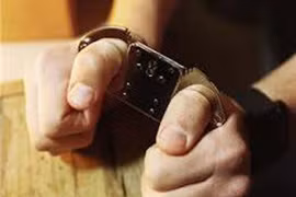 Gã trai trẻ dọa tạt axít tống tiền nhân tình