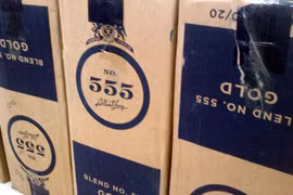 Giao thuốc lá 555 lậu gần Keangnam thì bị bắt