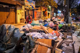 Gallery - Người dân chặn xe vào bãi rác Nam Sơn - image 4
