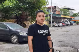 Gallery - Nữ hành khách náo loạn sân bay Tân Sơn Nhất - image 14