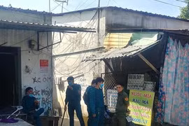 Thi thể người đàn ông bốc mùi nồng nặc trong dãy trọ công nhân