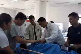 Gallery - Xe rước dâu gặp nạn - image 6
